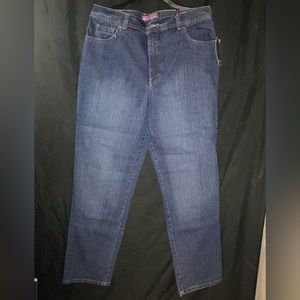 Brand New Gloria Vanderbilt Jeans  
~Size 14    
~14 Stretch Average Classic Fit